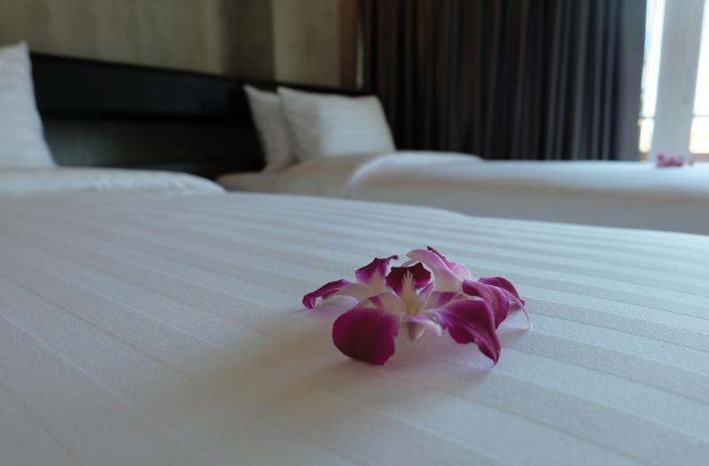 Dsure Hotel Phuket Patong Buitenkant foto