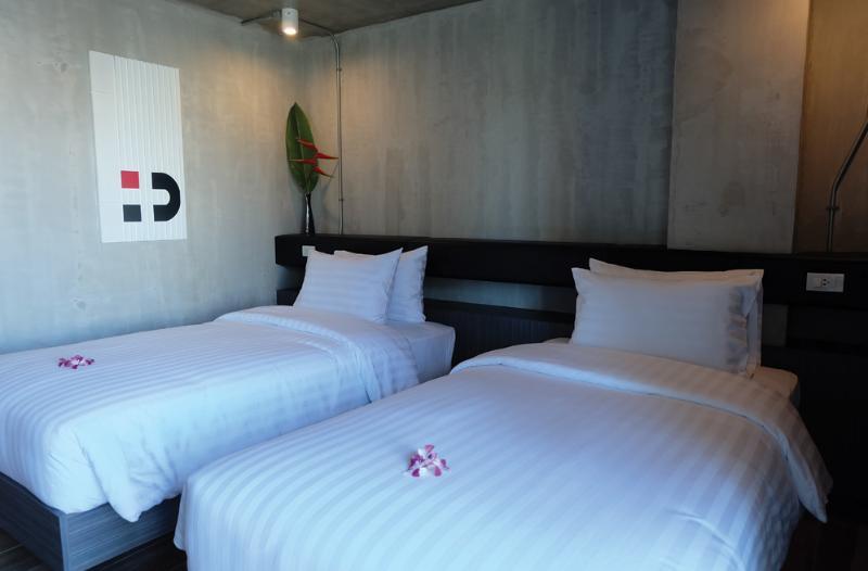 Dsure Hotel Phuket Patong Buitenkant foto